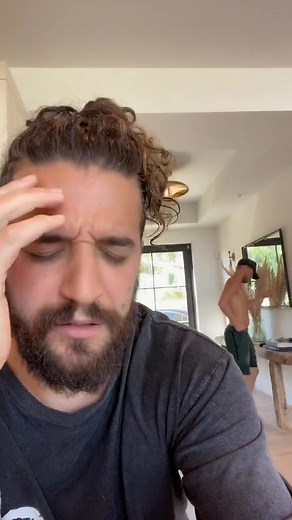When my friends just wanna chill @alexanderjeanofficial #dance #comedy #friends