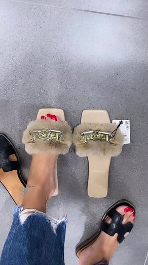 ‏Flat or heels? 😍