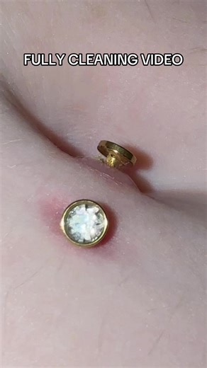 Hiiii here’s a nightly clean routine! Leave your suggestions below! #floatingnavel #piercing #bellybuttonpiercing #fyp #bellybutton