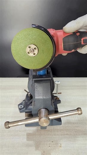 Diy Tips on Instagram: "How to sharpen a bit by handing it to a grinder in a bench vice #tipsandtricks #reels #tooltips #diy"