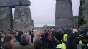 There was an unauthorised gathering at Stonehenge this morning. Security and police were extremely patient and understanding to avoid any unnecessary trouble. https://t.co/H6DF0ltSe4 | Stonehenge Stone Circle