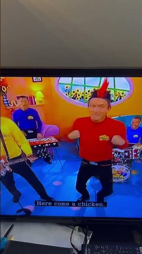 The Wiggles Here Comes The Chicken (2006)