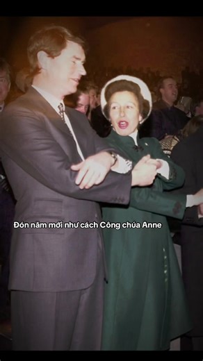Bảo sao trông vẻ mặt cổ hạnh phúc đến tận cùng thế kia.😉 #princessanne #royalfamily #british #queen #royal