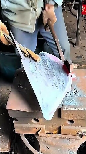 Master Blacksmith Sharpens a Forged Blade – Incredible Precision in Action!