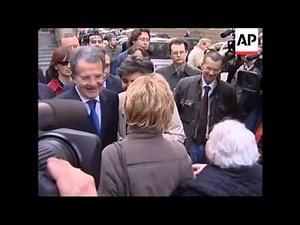 Berlusconi and Prodi vote in general election