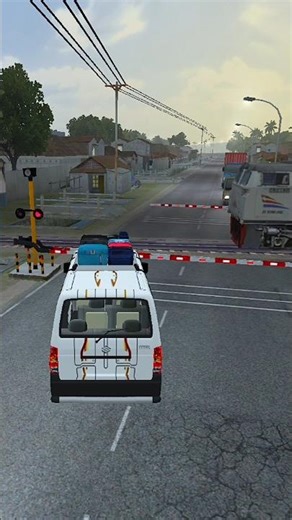TRAIN V'S AMBULANCE #shortsking #tata #nexon #bussidmod #trafficjam #offroad #bussid #overtake#ets2
