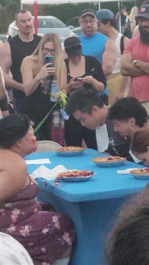 Pie 🥧 Eating contest!!