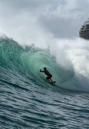 Same wave differnt vision 🦄 #surf