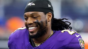 Ravens star Derrick Henry looks unrecognizable after ditching iconic haircut