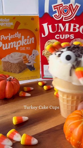 These adorable little turkey treats are the cutest addition to any Thanksgiving table. Perfect for kids, parties, or a sweet holiday surprise. SAVE this idea for Thanksgiving! 🦃 Ingredients * Joy Jumbo Cups * @pillsburybaking Moist Supreme Premium Perfectly Pumpkin Cake Mix * Oil * Eggs * Icing (vanilla or cream cheese) * Candy eyes * Chocolate sprinkles * Candy corn Instructions 1. Preheat your oven to 350°F (175°C). 2. Lightly grease a muffin pan. 3. Prepare the pumpkin cake batter according 