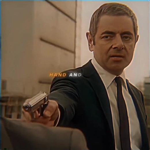 HAND AND OVER CHIP JOHNNY ENGLISH #johnnyenglishedit #hollywoodmovie #funny