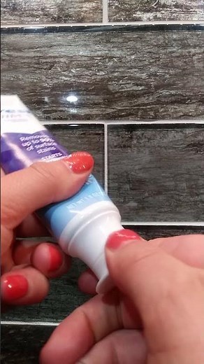 In Hand Review of Crest 3D White Arctic Fresh Whitening Toothpaste