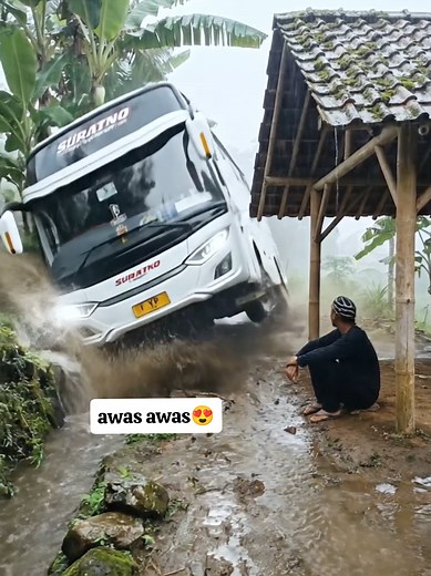 Awas Awas: Mengenal Dekorasi Suriatno