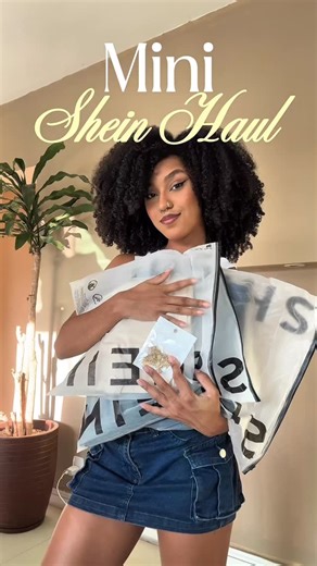 Nala Imani on Instagram: "Mini Shein Haul parte 1❣️ Na parte 2 eu irei experimentá-las, então comenta e curte bastante☺️❣️ @sheinbrasil @shein #shein #sheinhaul #ootd #viralreels #viral"