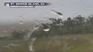 A tornado warned storm moved across St. Simons Island, GA on Wednesday afternoon. Check out the heavy rain and strong winds picked up on camera. #severestorms #tornado #GAwx | WeatherNation