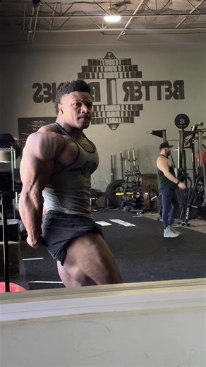 Blake Young (@blakeyoungfit)’s videos with Home - Staind