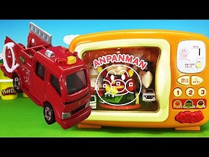 アンパンマン はたらくくるまを電子レンジにギューギュー詰めたよ 働く車のおもちゃアニメ のりものあつまれ〜！トミカ 救急車ゴミ収集車 消防車 子供向け動画