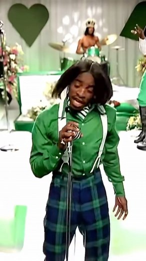 Official 90s Museum on Instagram: "André 3000 in ‘Hey Ya!’ music video (2003) 🎵🎥 #outkast #2000s #music"