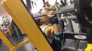 SHOULDERS + BACK 💪 These are definitely two of my favorite muscle groups to train 💯 They give you a huge pump and makes you feel like you have wings !! 😂 This was the full session: 1a. DB Single Arm Neutral Grip Press 4x8ea 1b. Kneeling Cable Single Arm Row 4x8ea 2a. Seated Barbell Press 5x6 2b. Chin Ups 5x3 (+3 eccentric reps - not shown) 3a. Seated Cable Neutral Grip Press 4x8-10 3b. Bent Over DB Rear Delt Raise 4x8-10 3c. DB Lateral Raises 4x8-10 4a. Neutral Grip Lat Pull Down 4x8-10 4b. C