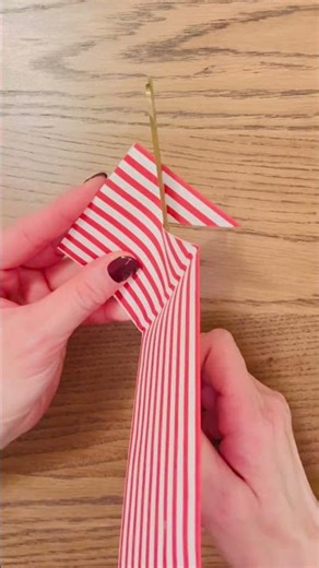 Making this Paper Gift Box can be so much fun, I share with you step by step