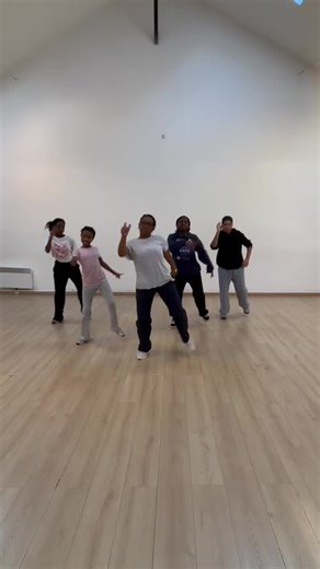 Cours afro ados - tous les samedi 10h-11h30 Viens t’éclater ✨