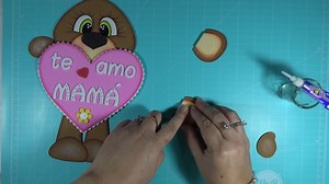 7K views · 670 reactions | Osito  Aplique en Foamy ✂️ Mis Tips ✍️ "Quedémonos en Casa" "Gracias por Compartir" | Miss Dorita | Facebook