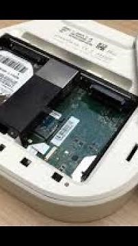 OPEN THE FREEBOX DELTA TO ACCESS THE HARD DRIVE(S)