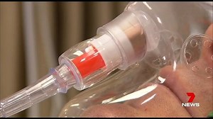 36K views · 547 reactions | An Australian doctor has reinvented an age-old piece of medical equipment to help patients breathe a little easier. He spent eight years perfecting an oxygen mask which he says will save lives. www.7NEWS.com.au #7NEWS | 7NEWS Sydney | Facebook
