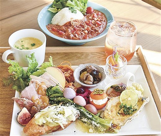 〈とことこお店めぐり〉Ｒｉｃｃａ Ｍｙｏｋｏ―ｃａｆｅ―（リッカ ミョウコウ カフェ) 旬の食材ふんだんに - 上越タイムス社