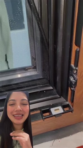 Mishell Sanchez Pmf on Instagram: "Mira esta mosquetera muy fácil de colocarle #viralvideos #truco #viral"