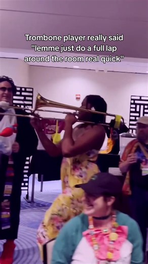 And her wireless mic didn’t cut out ONCE #trombone #dragoncon