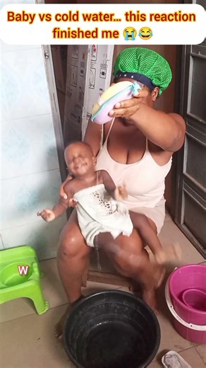 Baby vs cold water... this reaction finished me 😭🤣