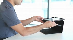 Watch Belkin Bluetooth Keyboard Folio for New Apple iPad 2 / 3rd Generation, HD, 1080P, WiFi, 4G LTE, AT & on Amazon Live