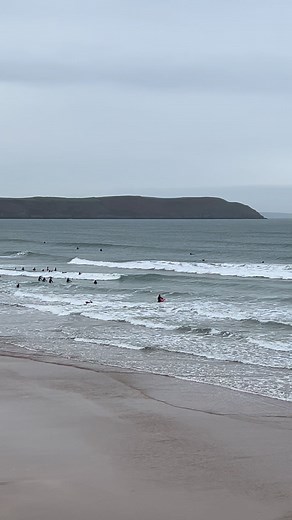 Half term fun on Woolacombe Beach, whatever the weather 😊 #woolacombebeach #woolacombe #woolacombebay #rnlilifeguards #dogfriendlybeach #northdevon #familyfun #octoberhalfterm | Woolacombe Tourist Information Centre