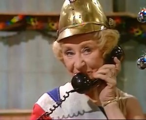 Coronation Street - 25th December 1972. Annie receives a phone call from Nellie Harvey. #DorisSpeed #AnnieWalker #CoronationStreet #ClassicCoronationStreet #ClassicCorrie #Corrie | Doris Speed Fans