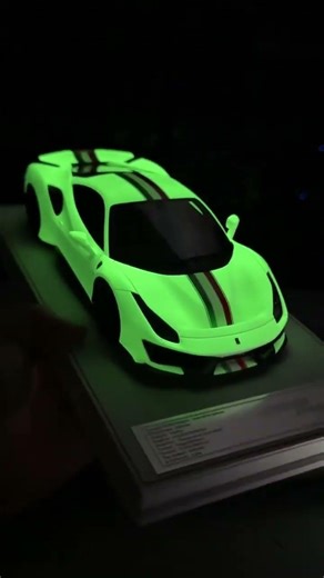 Ferrari 488 Pista Glow in the Dark Green | Miniature Model Cars | 1:18 Scale Model Cars Unboxing
