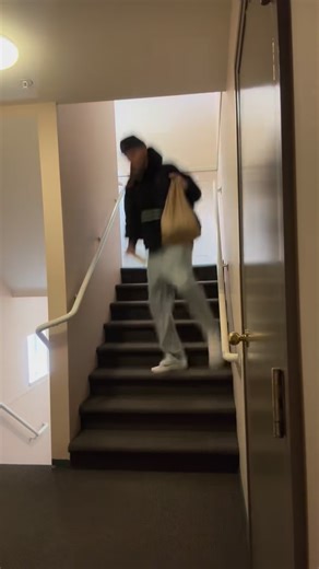 Austin Elliott on Instagram: "🐙 . Joke of the day 😂 . HMU For a Custom Video! Cameo 🔗 in bio . ❤️Like 💭Comment ✅like . #fyp #foryou #joke #jokes #funny #made #you #laugh #dadjoke #1moretry #comedy #haveagoodday #follow #lol #😂"