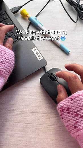 Cold hands while working? ❄️ Cozy heated mouse pad for winter days. #mousepad #winter #coldhands #heater #computerwork Perfect for office, home office & computer work 💻
