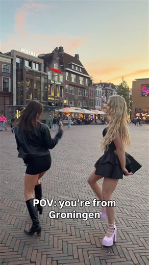 Anna Lore-Dana Bron on Instagram: "Just having fun ❤️"