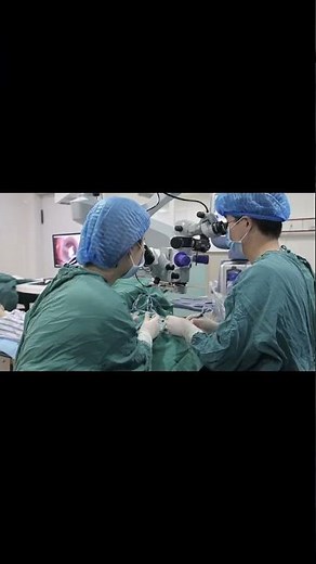 Why am I seeing streaks of light after cataract surgery?