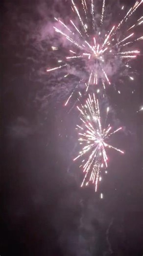 GIANT SATURN MISSILES fireworks cake (12-shot by kaboom)