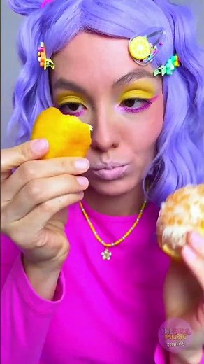 Use an Orange to Apply Lipstick Perfectly 💄