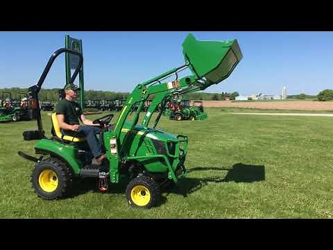 John Deere 1023E with 120R Loader