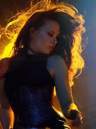 @simonesimonsofficial @EPICA #simonesimons #metalsinfonico🎻 #music #epica #makeup