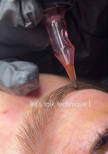 Powder brows are created using a shading technique where ultra-fine needles deposit pigment into the top layers of the skin ✍🏻 Unlike microblading, there are no hair-like strokes—just a smooth gradient that gives a defined yet natural look🌱 #fyp #spmu #spmubrows #powderbrows #powderbrowstechnician #spmumanchester #semipermenantbrows #semipermenantmakeupmanchester