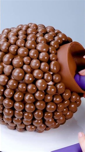 #shorts Chocolate KitKat Candy Boom, Satisfying Video Top Cake #cake #satisfyingcake