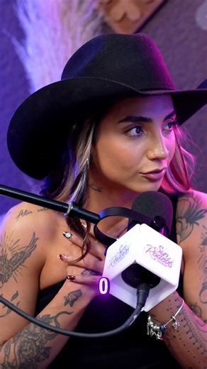 Para mí, el movimiento es vida... por eso tengo un tatuaje en el pecho que dice: “Del amor y del mar.” #sinrodeospodcast #chismesito #carolinaross #podcast #chisme 🎧 Mira el Episodio 16 Temporada 01 completo de Sin Rodeos Podcast con @carolinaross 👉 https://youtu.be/XINdJBQGOVM?si=EYw7pDbcY0558kpW | Carolina Ross