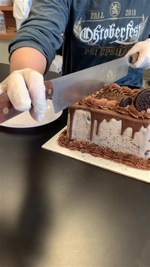 How to Cut an Ice Cream Cake for Perfect Slices