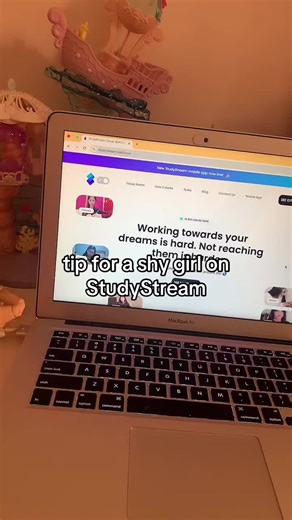 I think this tip will be even better if you have other types of webcams, but I only have my macbook webcam. #studystream #studystreamlive #studytok #studytips