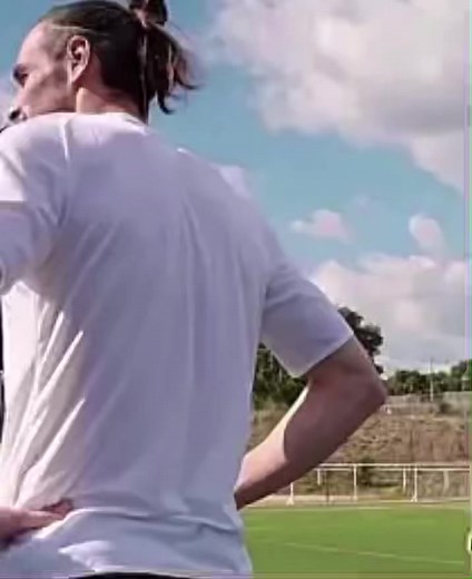 Gareth Bale's Free Kick Technique Explained